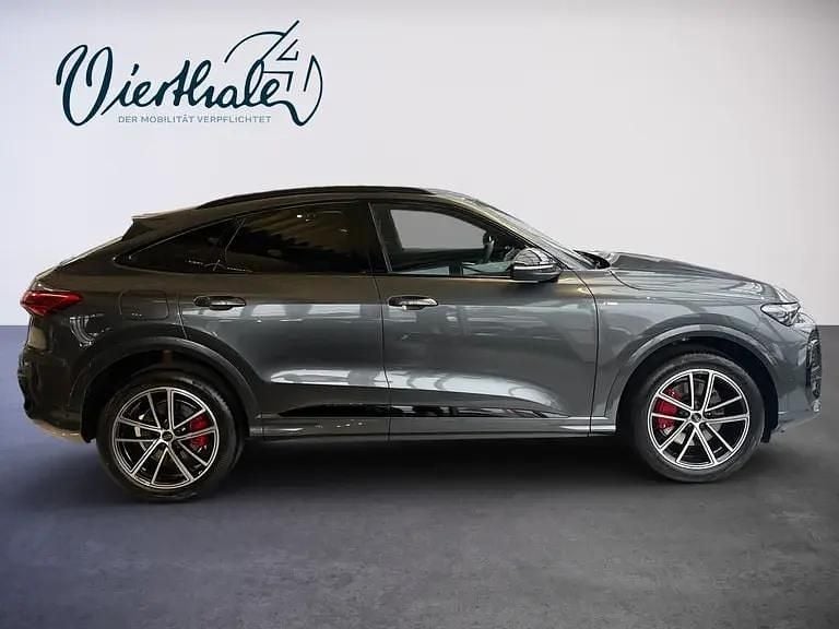 Neu Audi Q5 Sportback Ambiente 204 PS (150 kW) 2026 Mittelgrau  metallicperleffekt SUV
