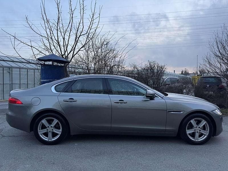 Gebraucht Jaguar XF 163 PS (119 kW) 2017 Silber Limousine