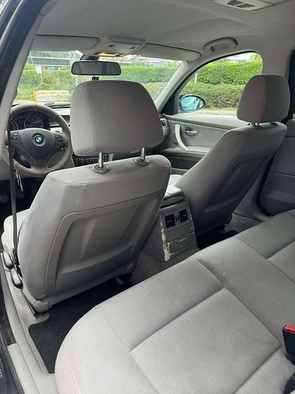 Gebraucht BMW 320 163 PS (119 kW) 2006 Schwarz Limousine