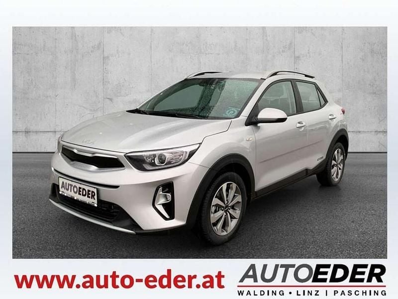 Neu Kia Stonic Silver 101 PS (74 kW) 2025 Silber SUV