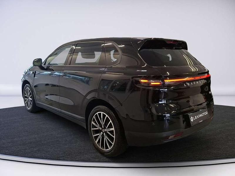 Neu Leapmotor B10 160 kW (218 PS) 2025 Grau SUV