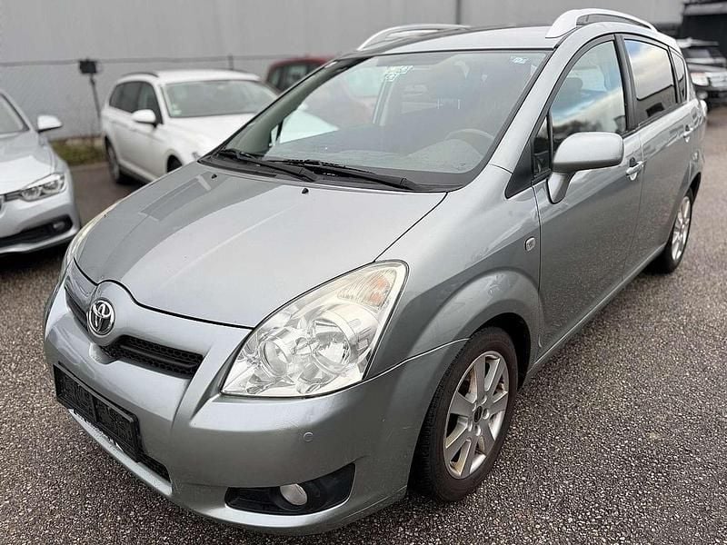 Grau Gebraucht 2009 Toyota Corolla Verso Van / Kleinbus | € 1.699 - Bild 1/4