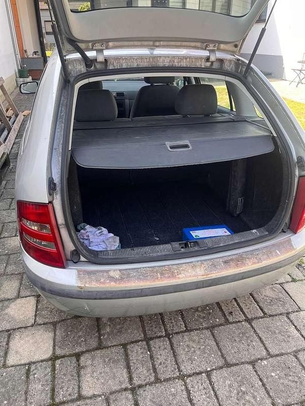 Gebraucht Skoda Fabia Classic 64 PS (47 kW) 2001 Silber Kleinwagen