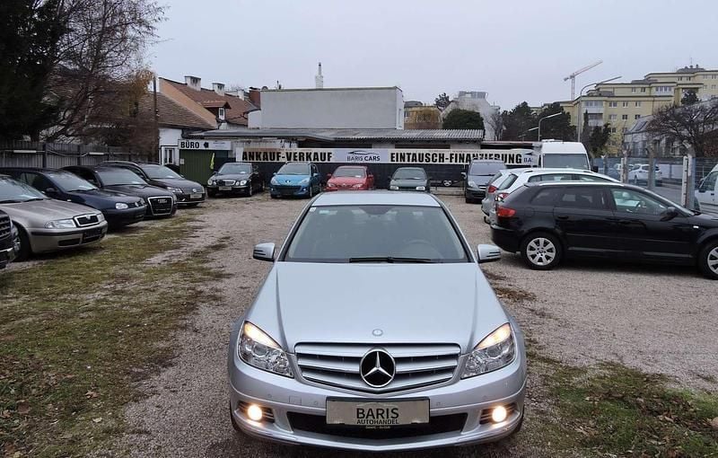 Grau Gebraucht 2010 Mercedes C200 Limousine | € 6.980 (Fairer Preis) - Bild 1/4