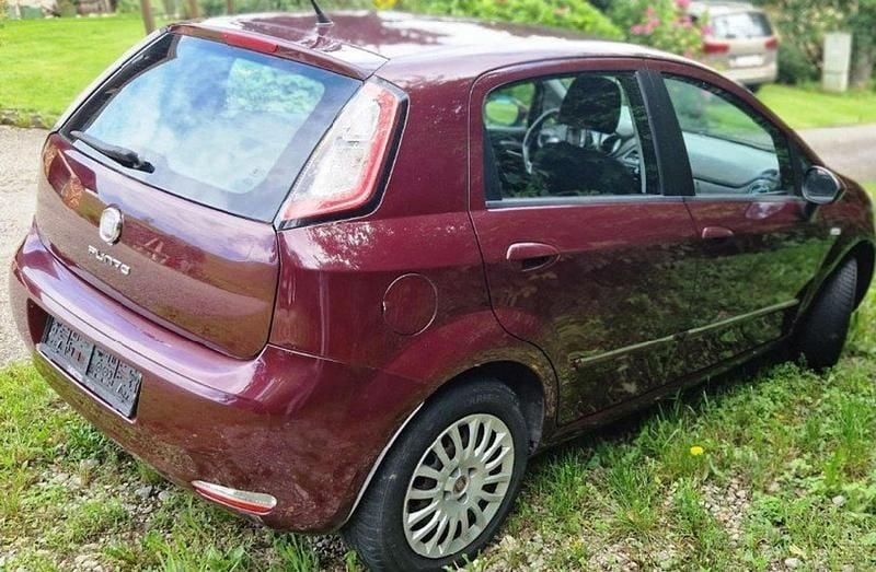 Rot Gebraucht 2012 Fiat Punto Kleinwagen | € 4.500 (Fairer Preis) - Bild 1/4
