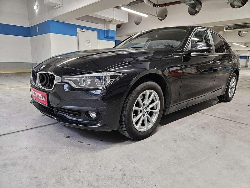 Schwarz Gebraucht 2017 BMW 320 Advantage Limousine | € 19.990 (Guter Preis) - Bild 1/4