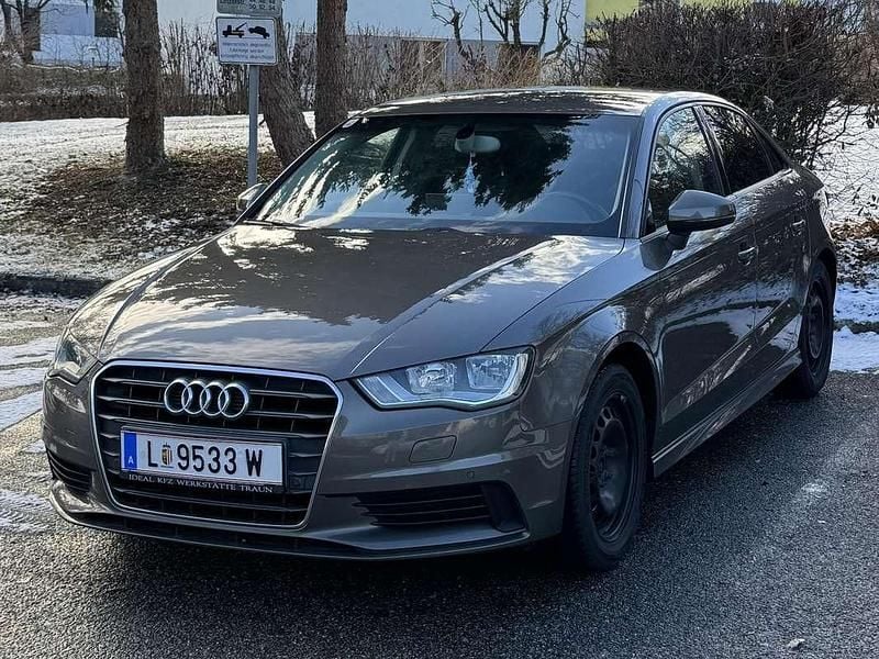 Gebraucht 2015 Audi A3 Ambiente Limousine | € 12.990 (Teuer) - Bild 1/4