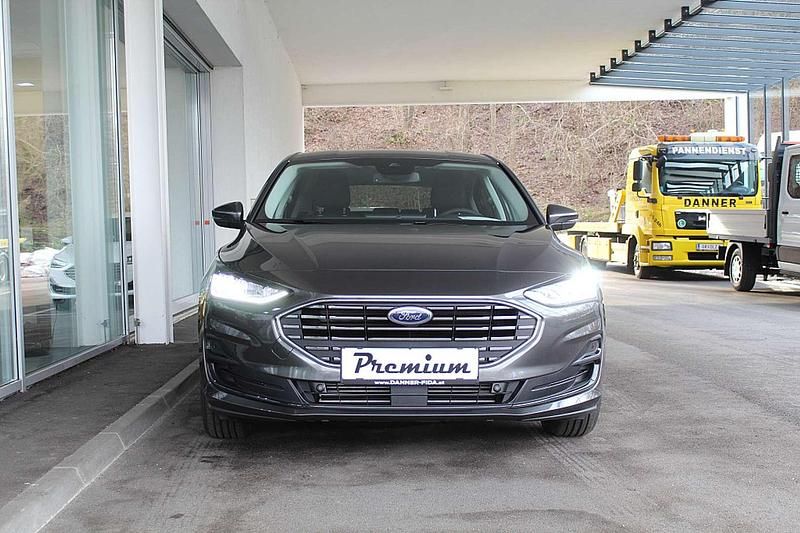 Gebraucht Ford Focus Premium 125 PS (91 kW) 2024 Grau Limousine