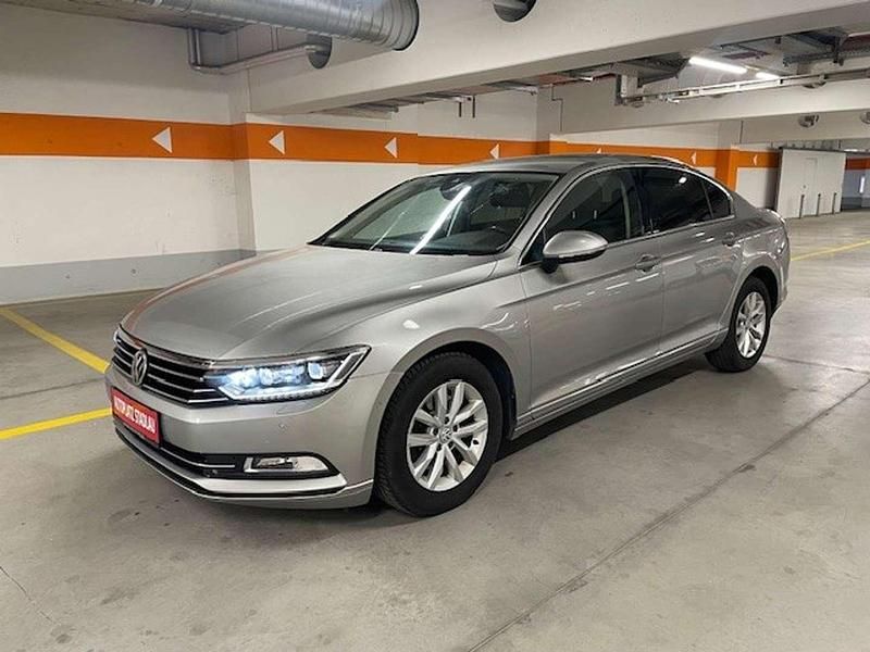 Beige Gebraucht 2016 VW Passat Comfortline Limousine | € 14.990 (Etwas zu teuer) - Bild 1/4