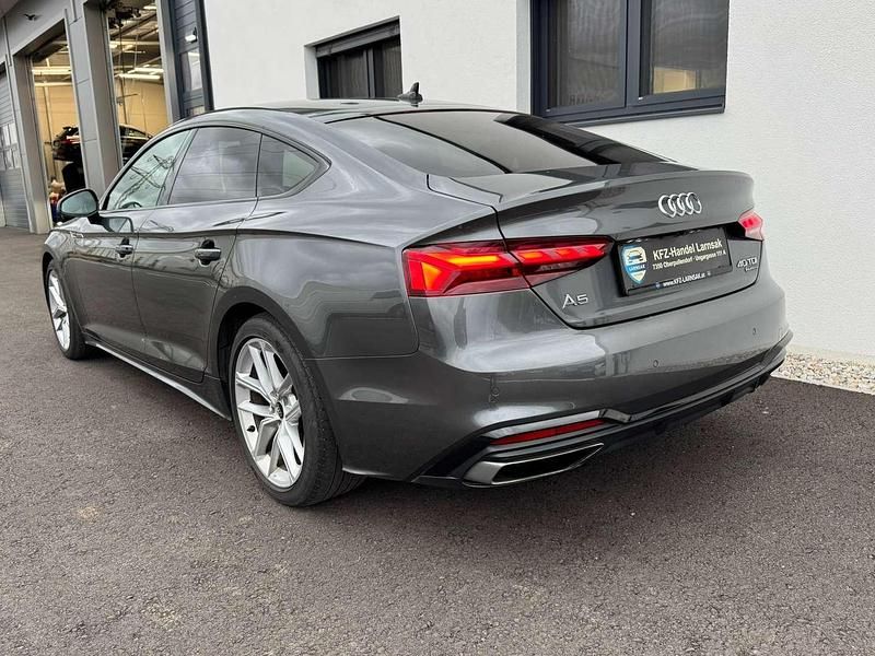 Gebraucht Audi A5 Comfort 204 PS (150 kW) 2022 Grau Coupé