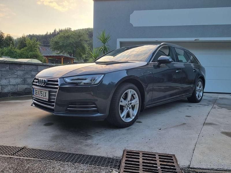 Gebraucht Audi A4 190 PS (139 kW) 2017 Grau Kombi