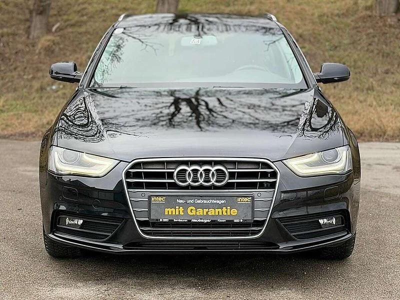 Gebraucht Audi A4 Comfort 120 PS (88 kW) 2012 Schwarz Kombi