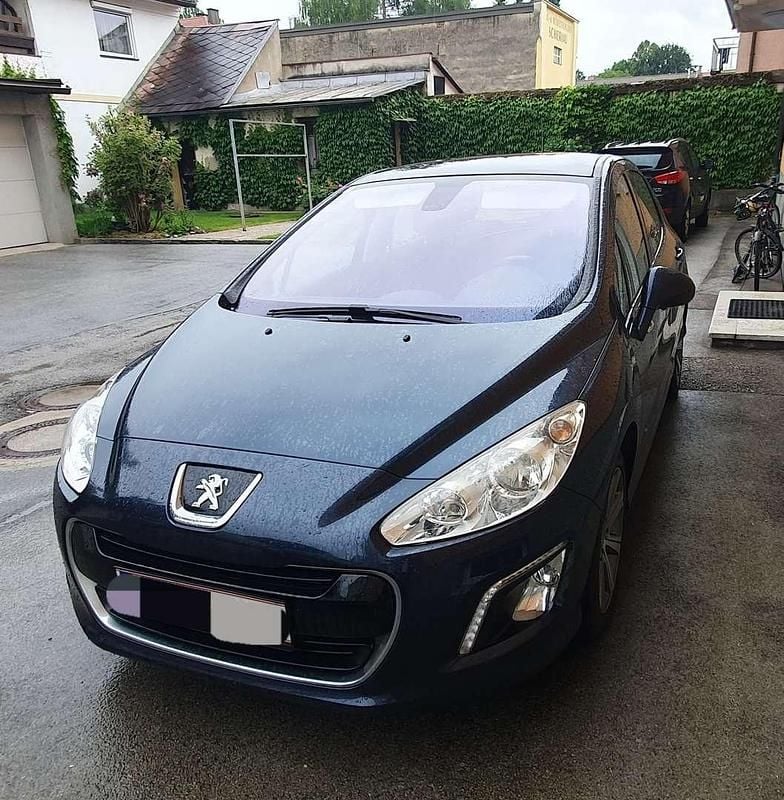 Gebraucht Peugeot 308 111 PS (81 kW) 2012 Blau Limousine