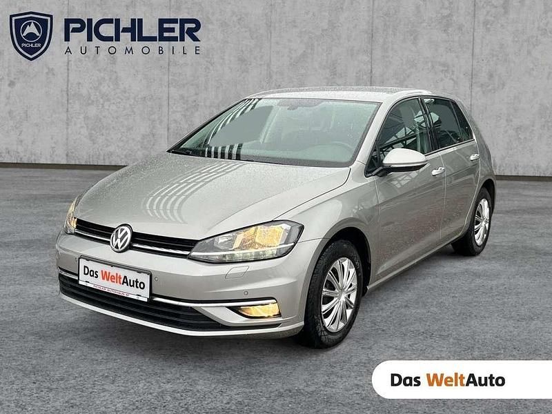 Gebraucht VW Golf VII 90 PS (66 kW) 2018 Silber Limousine