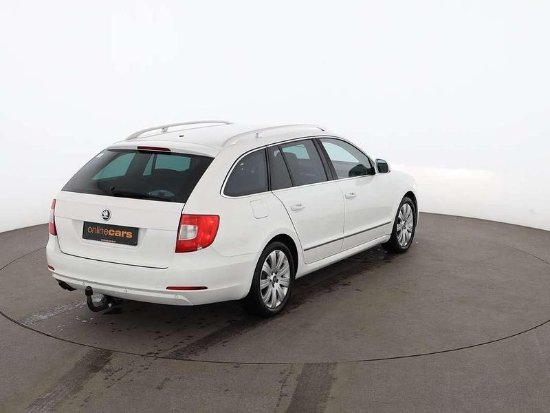 Gebraucht Skoda Superb Elegance 140 PS (102 kW) 2013 Weiß Kombi