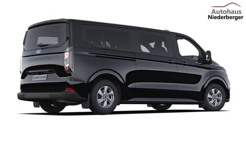 Neu Ford Tourneo Trend 136 PS (100 kW) 2025 Van / Kleinbus