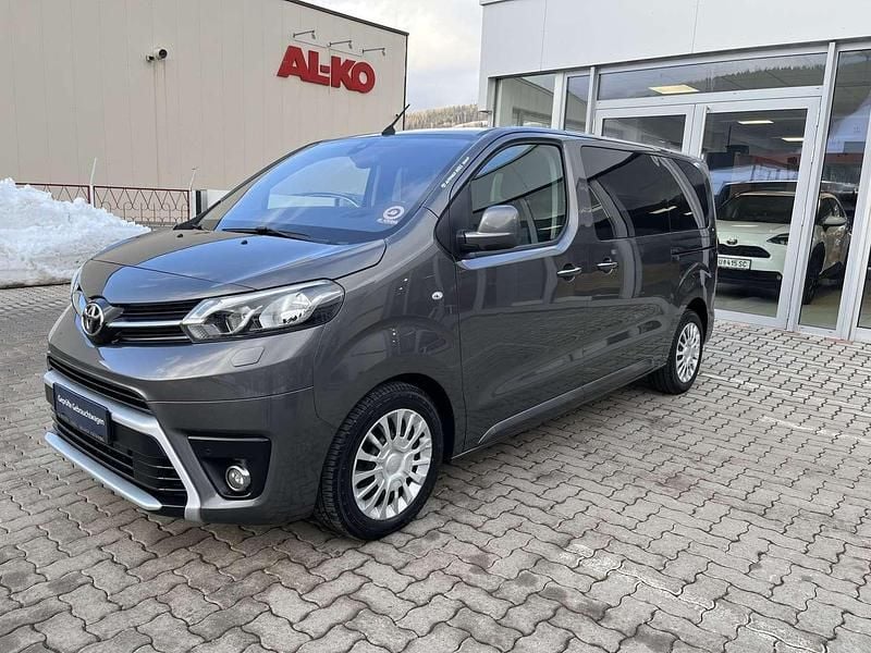 Gebraucht Toyota Proace Verso 150 PS (110 kW) 2019 Grau Kombi