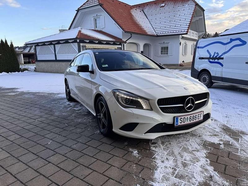 Gebraucht Mercedes CLA200 Shooting Brake 136 PS (100 kW) 2015 Weiß Kombi