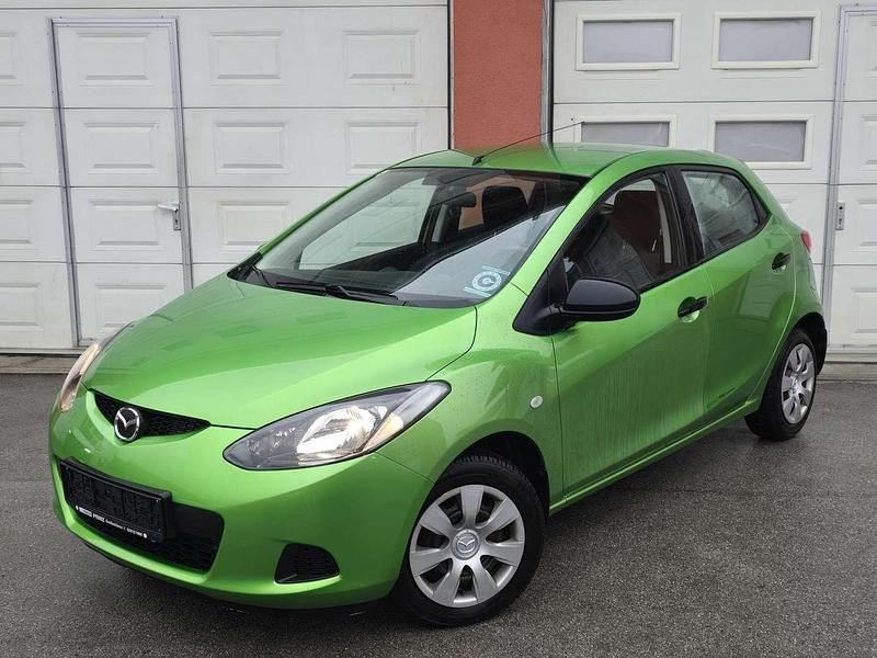 Gebraucht Mazda 2 75 PS (55 kW) 2009 Grün Kleinwagen