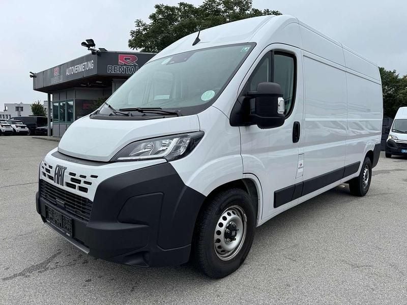 Weiß Gebraucht 2024 Fiat Ducato Basis Van | € 34.990 (Teuer) - Bild 1/4