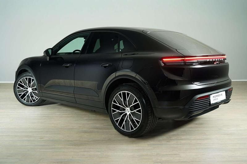 Gebraucht Porsche Macan 144 kW (197 PS) 2025 Schwarz SUV