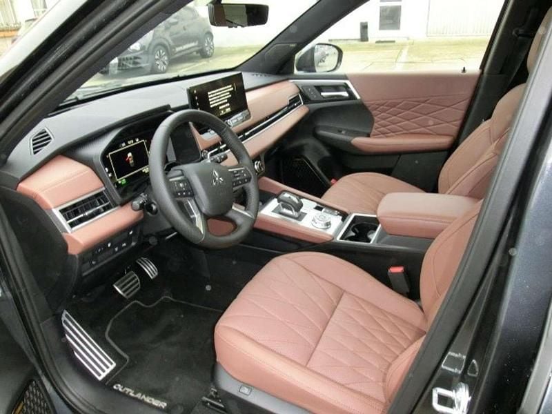 Gebraucht Mitsubishi Outlander 136 PS (100 kW) 2025 Grau SUV