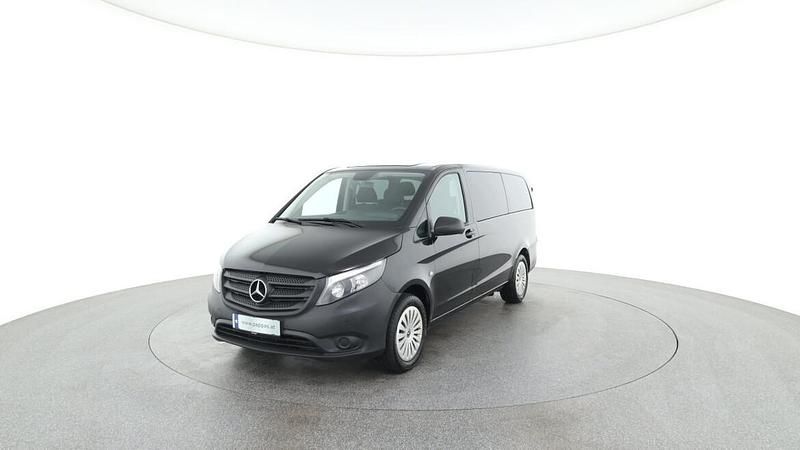 Obsidianschwarz meta Gebraucht 2023 Mercedes Vito Van | € 45.990 - Bild 1/1