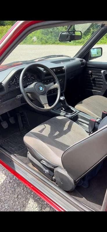 Gebraucht BMW 318 105 PS (77 kW) 1985 Limousine