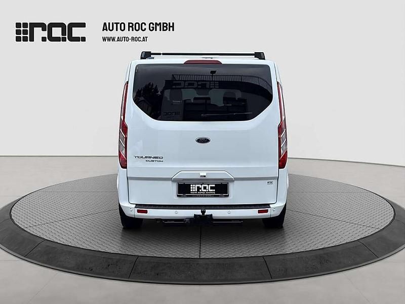 Gebraucht Ford Tourneo Custom Titanium 131 PS (96 kW) 2021 Weiß Van
