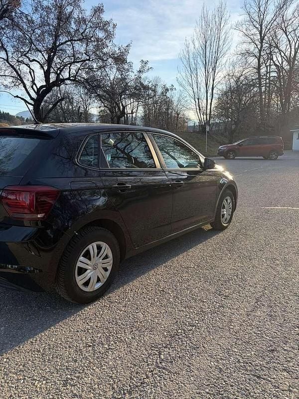 Gebraucht VW Polo 65 PS (47 kW) 2018 Schwarz Kleinwagen