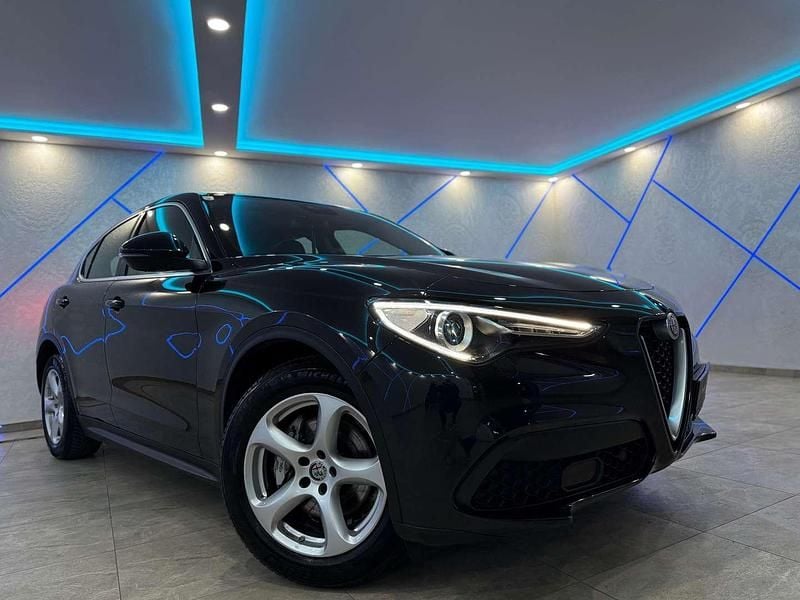 Gebraucht Alfa Romeo Stelvio Super 190 PS (139 kW) 2019 Schwarz SUV