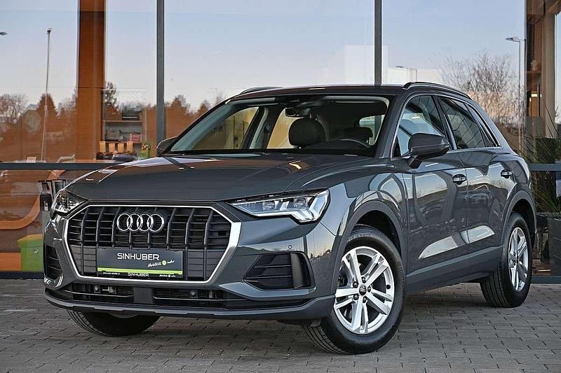 Grau Gebraucht 2023 Audi Q3 Ambiente SUV | € 32.490 (Guter Preis) - Bild 1/4