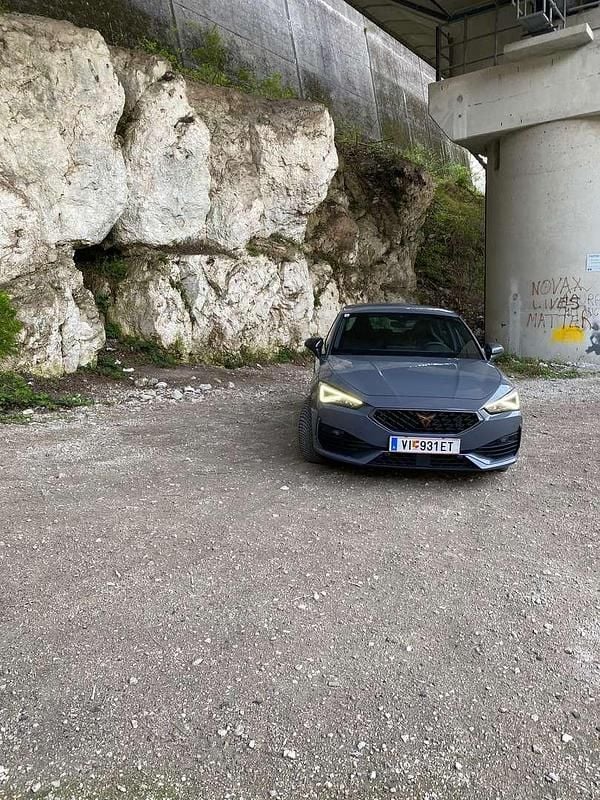 Gebraucht Cupra Leon VZ 300 PS (220 kW) 2022 Grau Kombi