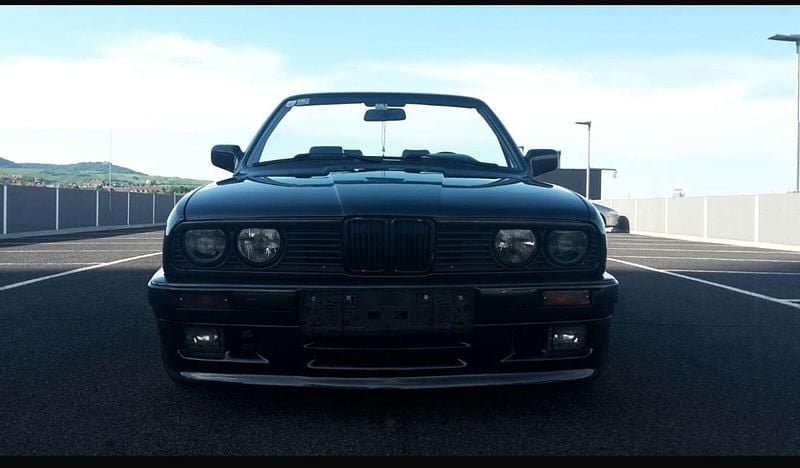 Gebraucht BMW 318 Cabriolet 113 PS (83 kW) 1991 Schwarz Cabrio