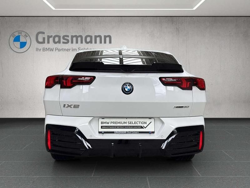 Gebraucht BMW iX2 Shadowline 225 kW (306 PS) 2025 Alpinweiß SUV