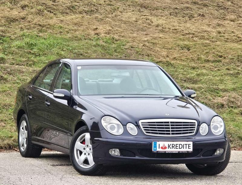 Gebraucht Mercedes E200 122 PS (89 kW) 2003 Blau Limousine