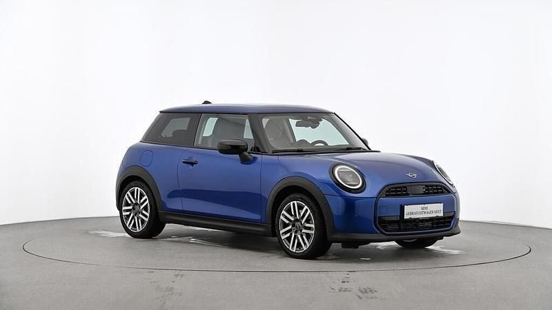 Blazing blue Gebraucht 2025 Mini Cooper Kleinwagen | € 30.600 (Fairer Preis) - Bild 1/1