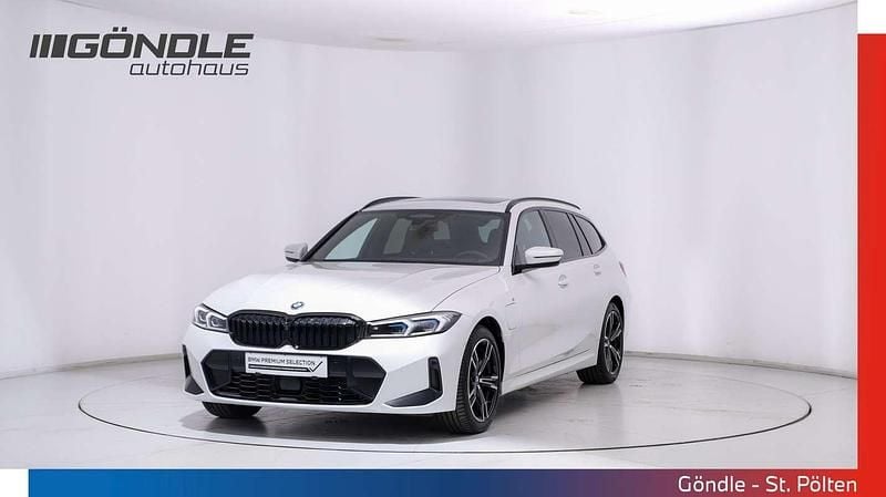 Weiß Gebraucht 2023 BMW 330e M Sport Kombi | € 46.990 (Teuer) - Bild 1/4