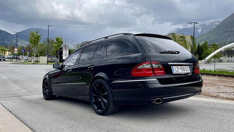Gebraucht Mercedes E500 Avantgarde 387 PS (284 kW) 2006 Schwarz Kombi