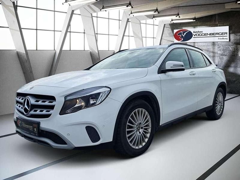 Weiß Gebraucht 2018 Mercedes GLA200 SUV | € 19.970 (Fairer Preis) - Bild 1/4