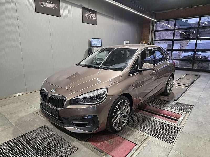 Braun Gebraucht 2018 BMW 216 Advantage Kombi | € 15.990 - Bild 1/4