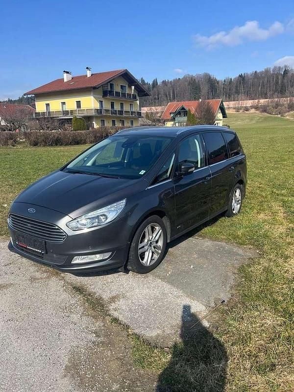 Gebraucht Ford Galaxy Titanium 189 PS (139 kW) 2019 Grau Van / Kleinbus