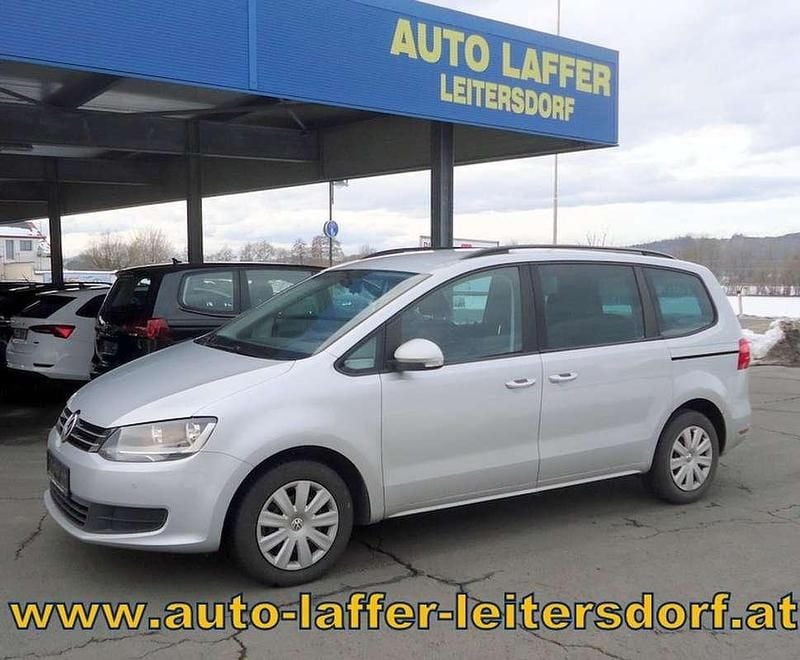 Gebraucht VW Sharan Trendline 140 PS (102 kW) 2015 Silber Van / Kleinbus