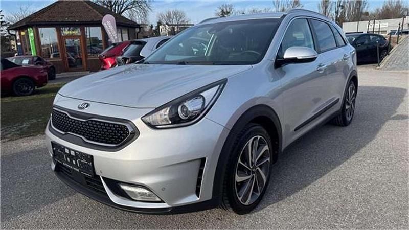 Gebraucht Kia Niro 141 PS (103 kW) 2017 Silber SUV