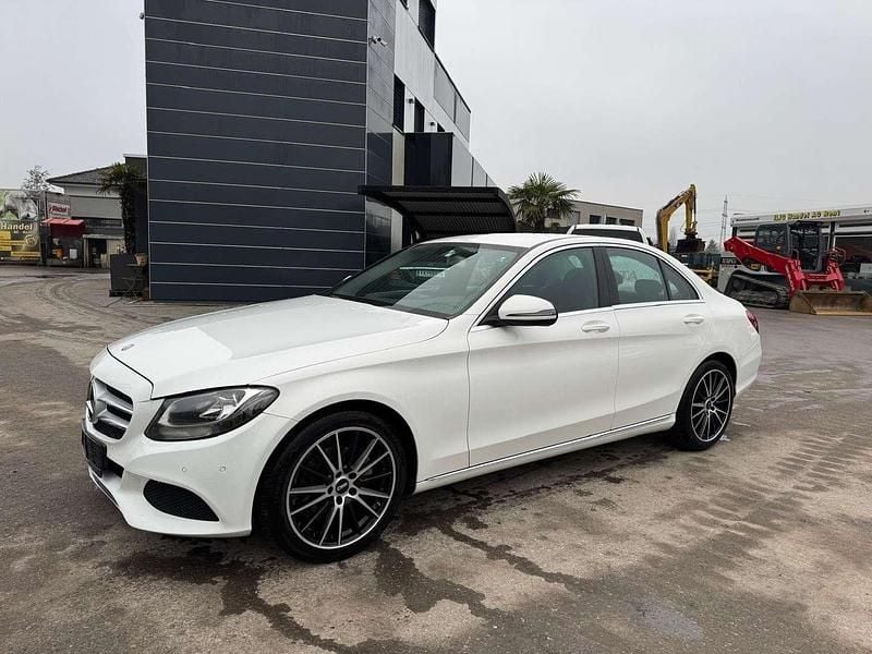 Weiß Gebraucht 2015 Mercedes C180 Limousine | € 17.500 (Etwas zu teuer) - Bild 1/4