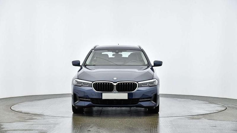 Gebraucht BMW 530e Sport Line 292 PS (214 kW) 2021 Blau Kombi