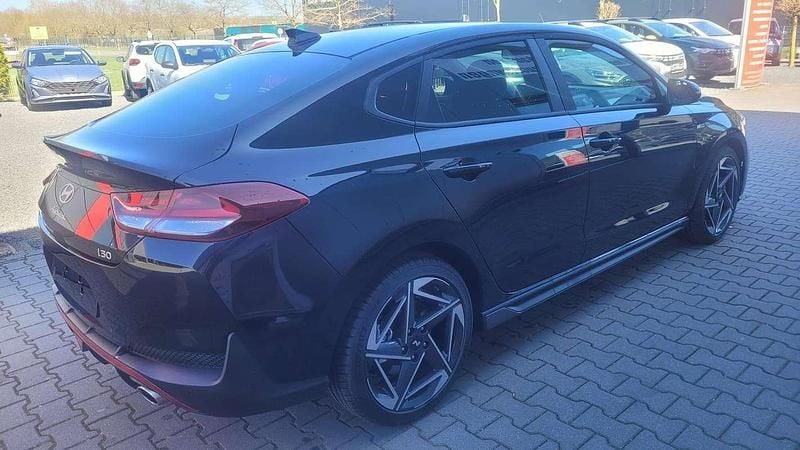 Neu Hyundai i30 N Line 140 PS (102 kW) 2025 Grau Limousine