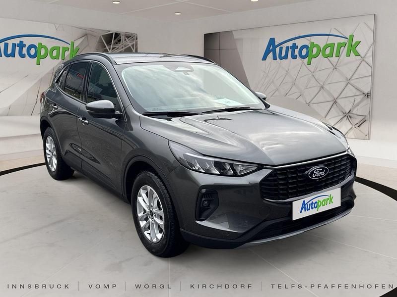Neu Ford Kuga Titanium 151 PS (111 kW) 2025 Grau SUV