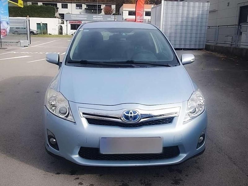 Blau Gebraucht 2013 Toyota Auris Hybrid Kombi | € 7.900 - Bild 1/4