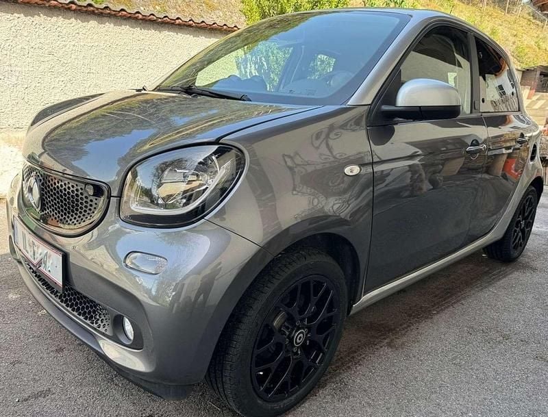 Silber Gebraucht 2022 Smart ForFour Electric Drive Limousine | € 13.800 - Bild 1/4